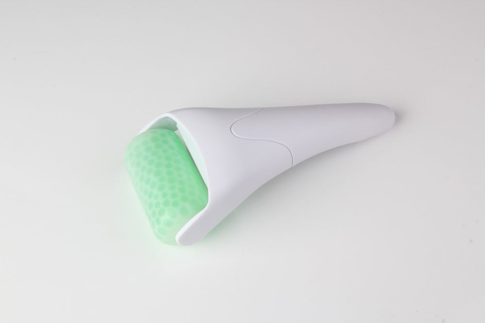 Cooling Ice Face Roller in white